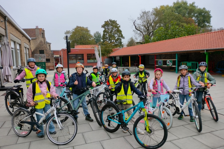 bosleerwandeling en park- en bosspelen